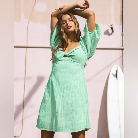 Billabong Sol Puff Sleeve Mini Dress. Size M - Picture 2 of 16
